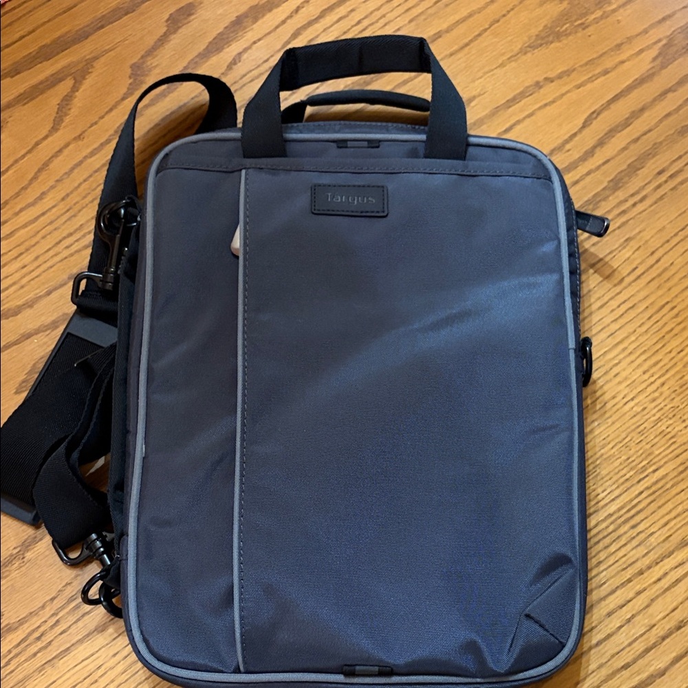 Targus Gray& Black Laptop Bag w/strap